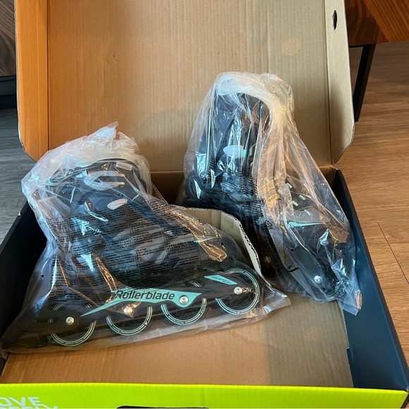 Rollerblade Women's Zetrablade Inline Skates Black and Blue - Picture 4 of 9